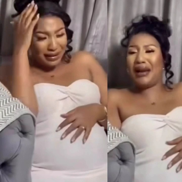 Nigerian Lady Breaks Down In Tears After Discovering She Is Pregnant For Another “Male Child” (Video)