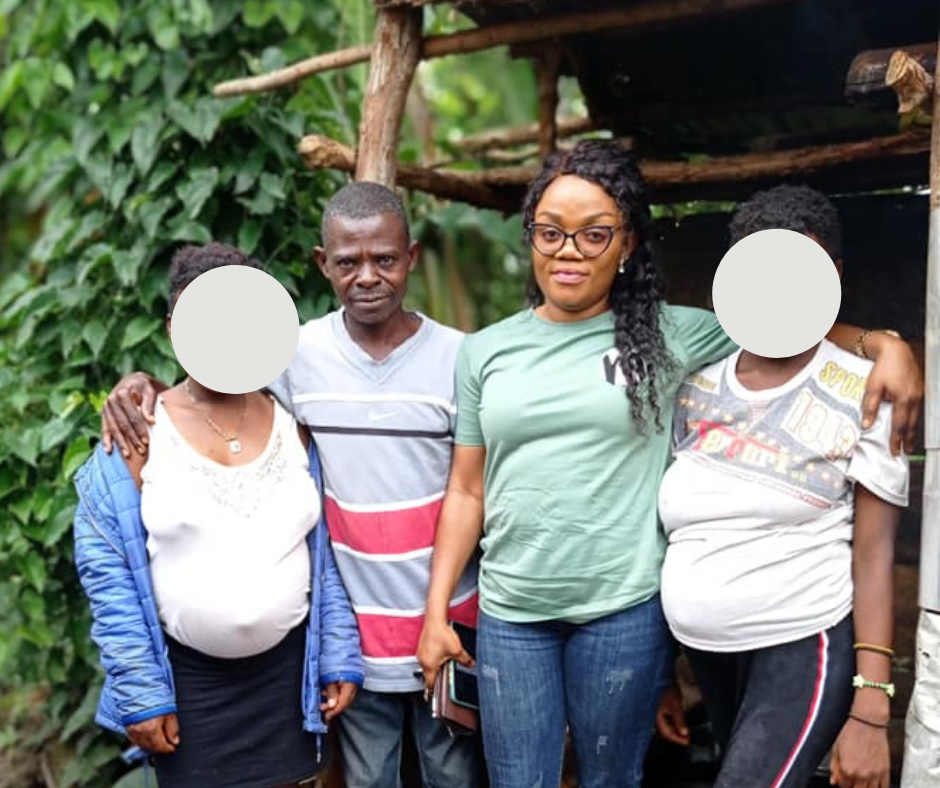 16-years-old identical twin sisters Allegedly impregnated by same boy (Photos)
