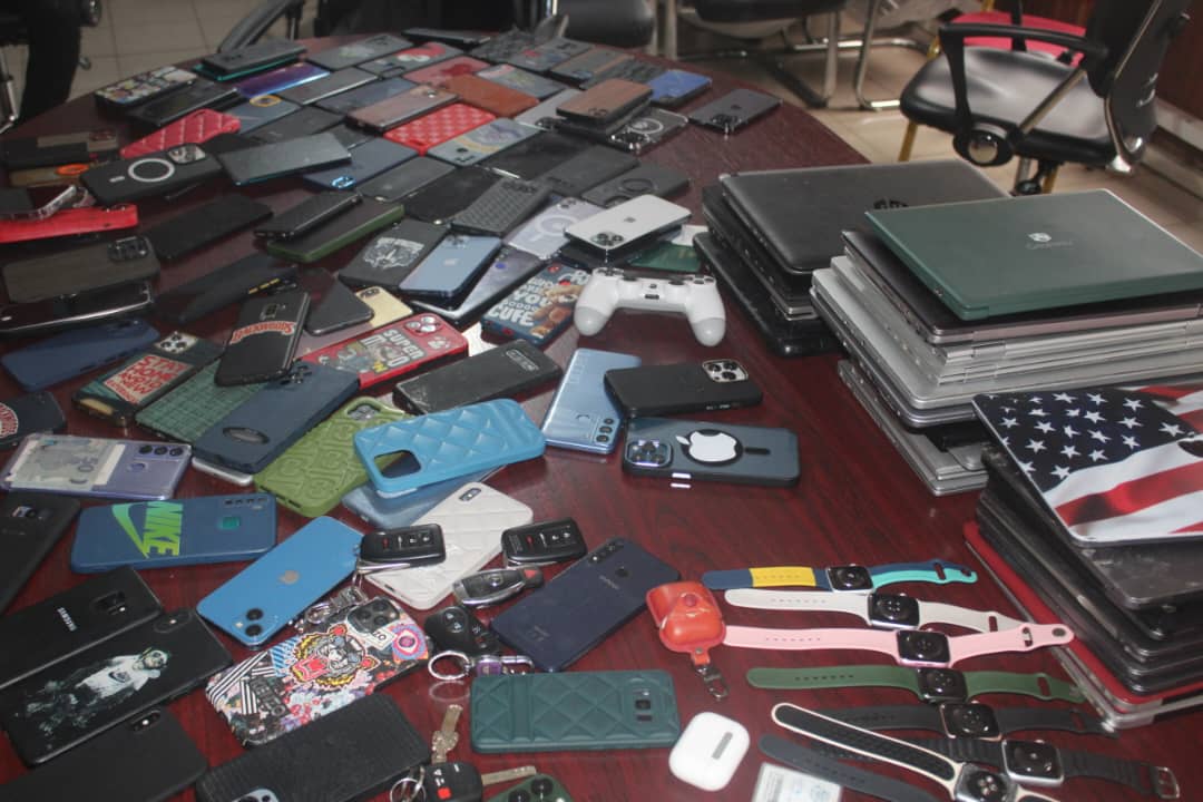 Phones, laptop recovered from fraudsters