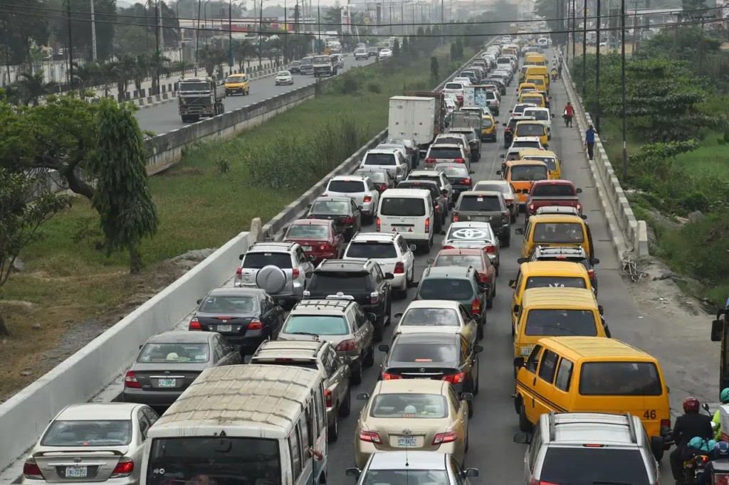 Lagos threatens to prosecute pedestrians crossing highways