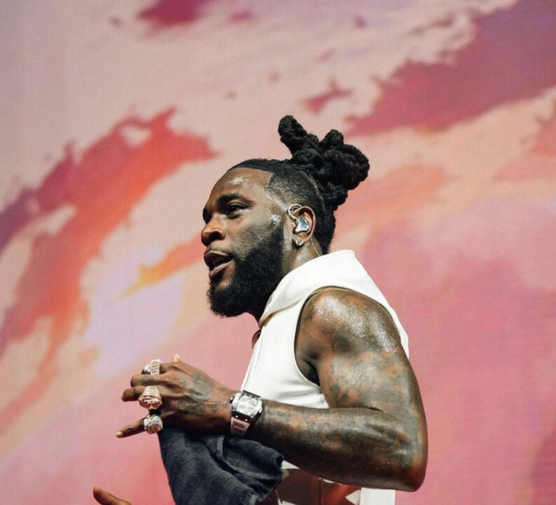 Burna Boy Shines Bright on Stage at Sold-Out Concert in Chicago: Highlights