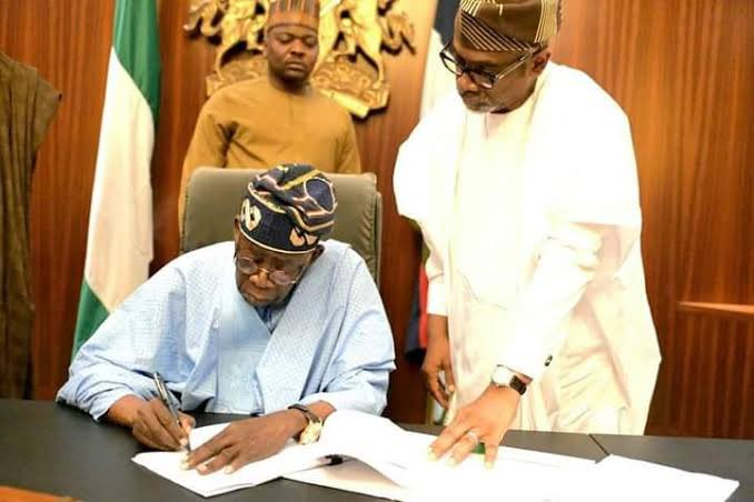 Tinubu Signs Executive Orders on Oil and Gas Reform